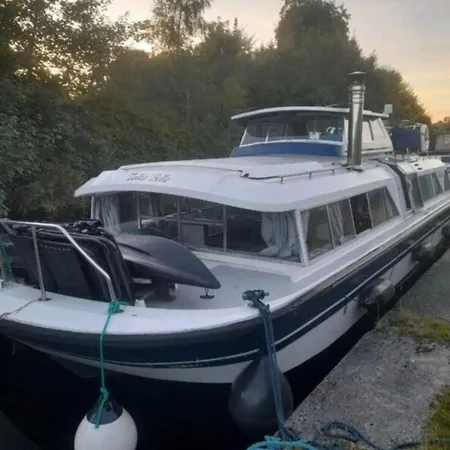 Hidden Gem Botel Invernisk
